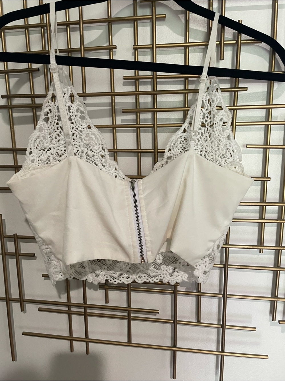 Anself White Lined Lace Crop Top - Picture 3 of 4